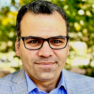 a profile photograph of Farhad Rezaei